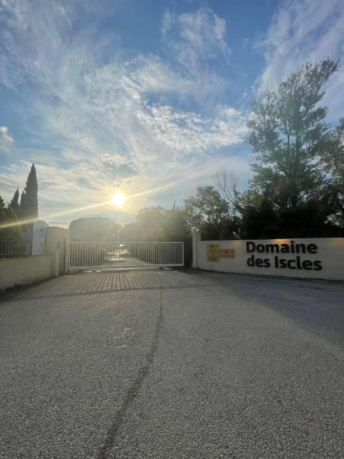 Mobil-Home Au Pied Du Luberon La Roque-d'Antheron Exterior photo