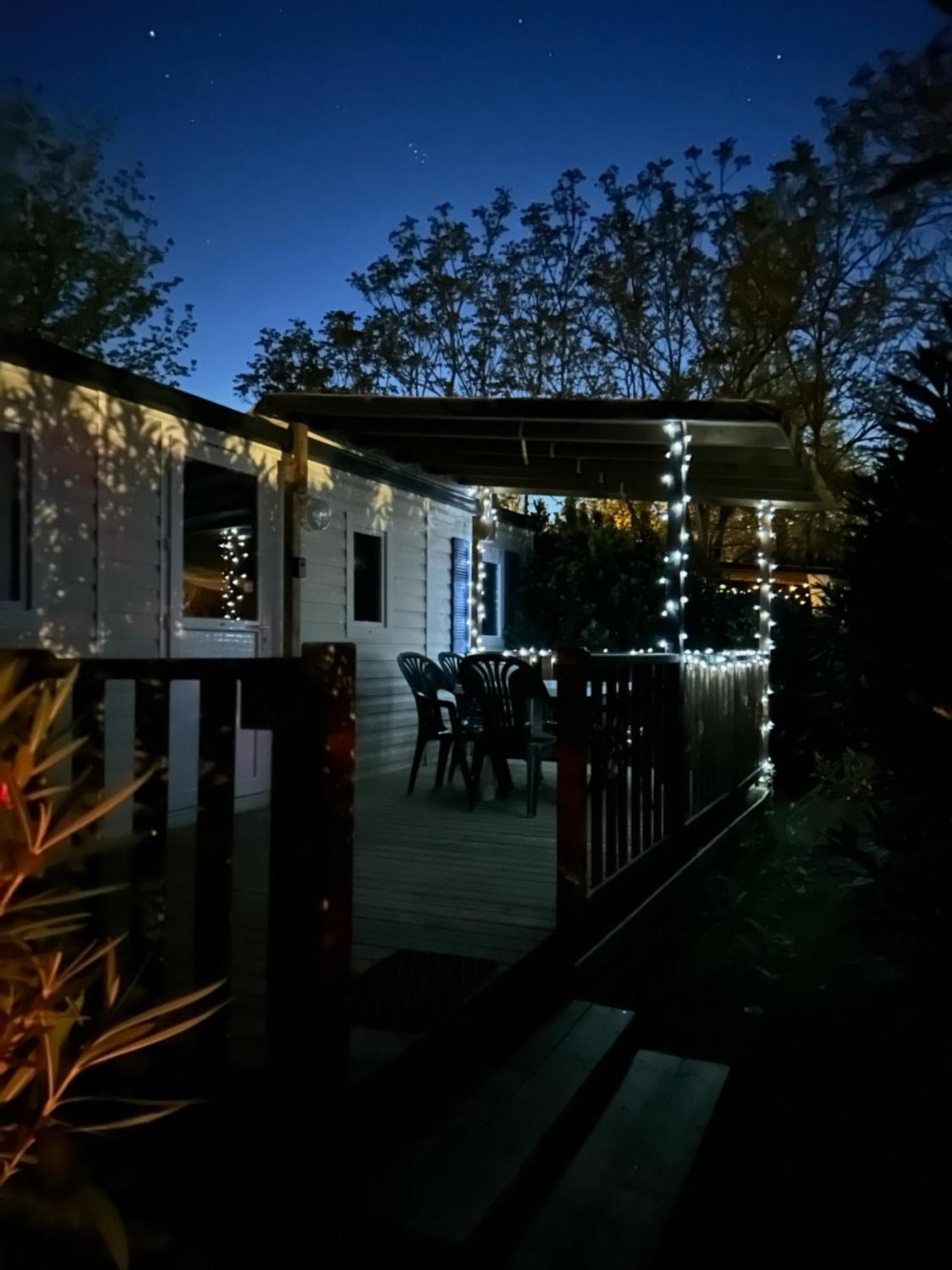 Mobil-Home Au Pied Du Luberon La Roque-d'Antheron Exterior photo